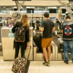 O turistă s-a ales cu o „pagubă” de 130.000 de euro când a ajuns la controlul de la aeroport. Vameșii i-au oprit o garanție